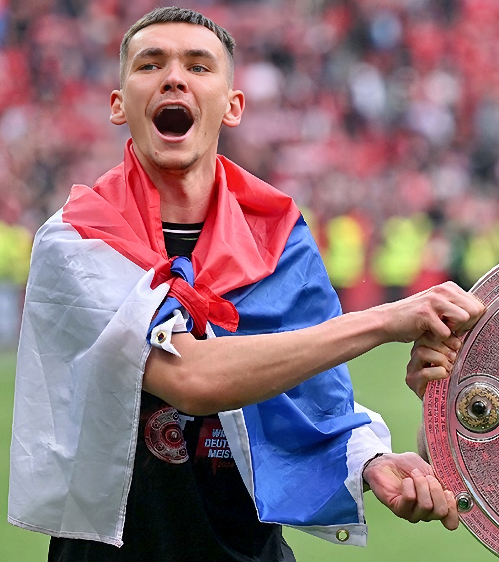 捷克自行车选手登顶领奖台，英姿飒爽的简单介绍